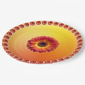 Geel Sinaasappel Gradiënt Rood Gerbera madeliefjes Papieren Bordje (Gekanteld)