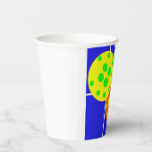 Geel, sinaasappel, & groene pickleballs op blauw h papieren bekers (Rechts)