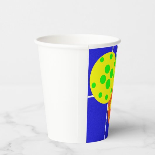 Geel, sinaasappel, & groene pickleballs op blauw h papieren bekers (Rechts)
