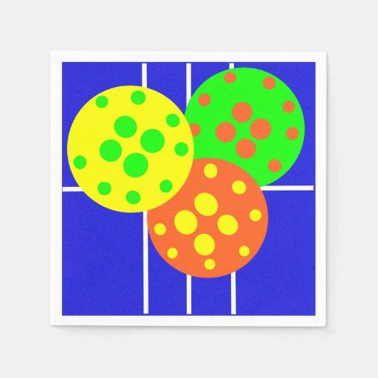 Geel, sinaasappel, & groene pickleballs op blauw h servet (Voorkant)