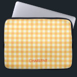 Geel Sinaasappel Ish Preppy Gingham Plaid Laptop Sleeve<br><div class="desc">Modern en trendy gingham plaid patroon in zomerse favoriete geel en perzik oranje kleur.</div>