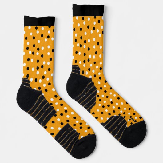 Geel Sinaasappel met Zwart & Wit Poke A Dot Design Sokken (Rechts)
