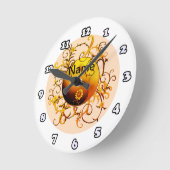 Geel sinaasappel Tribal Yin Yang aangepaste naam Ronde Klok (Hoek)
