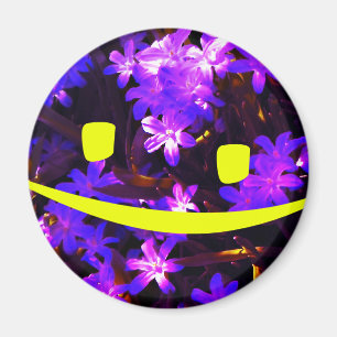 Geel Smiley Face over Blue Flowers Magnet