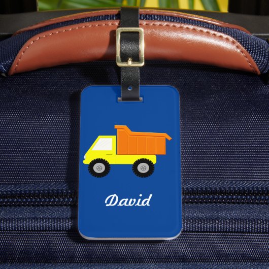 Geel speelgoed vrachtwagen bewerkbare naam bagagelabel (Voorkant Insitu 2)