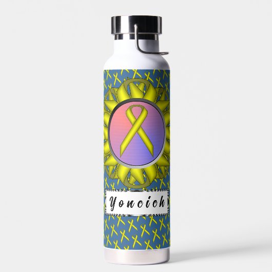 Geel standaardlintje door Kenneth Yoncich Waterfles (Links)