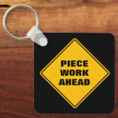 Geel stuk werk vooruit, gepersonaliseerd teken sleutelhanger (Voorkant)