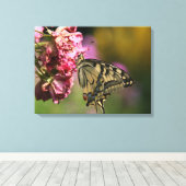 Geel Swallowtail Butterfly Canvas Afdruk (Insitu (Houten vloer))