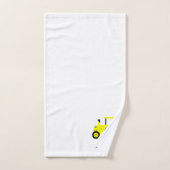 Geel tractor ontwerp met monogram bad handdoek (Handdoek)