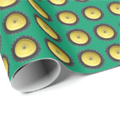 Geel tractorwiel op groene achtergrond cadeaupapier (Rol Hoek)