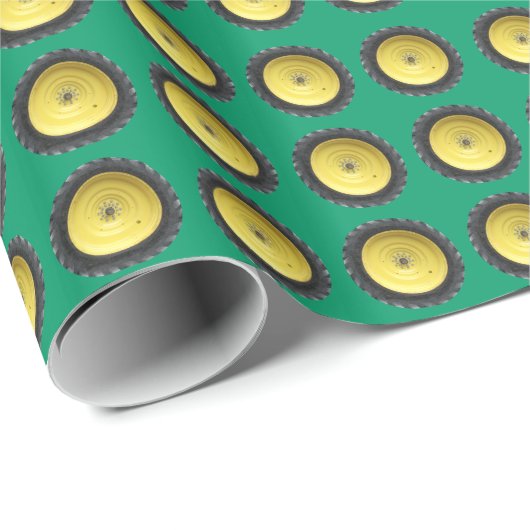 Geel tractorwiel op groene achtergrond cadeaupapier (Rol Hoek)