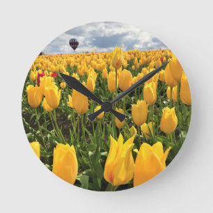 Geel Tulpveld met luchtballon Ronde Klok