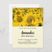Geel veld van zonbloemen, geboortedag uitnodiging briefkaart (Voorkant / Achterkant)