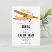 Geel Vliegtuig Kinder 1e Verjaardag Party Time Fli Kaart (Staand voorkant)