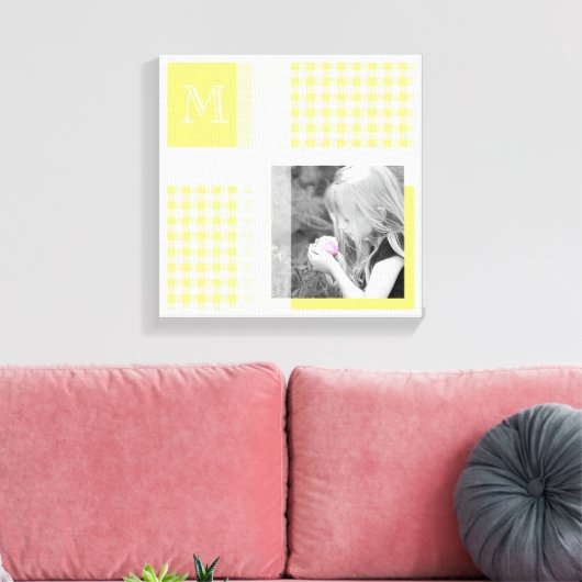Geel Voeg je foto Gingham Modern Monogram toe Canvas Afdruk (Insitu (Woonkamer))