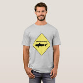 Geel 'waarschuwingshaaien' bord t-shirt (Voorkant volledig)