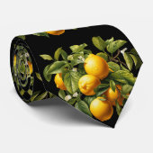 Geel Waterverf citroenfruit op zwarte achtergrond Stropdas (Opgerold)