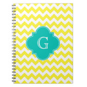 Geel wit Chevron Blauwgroen Quatrefoil Monogram Notitieboek (Voorkant)