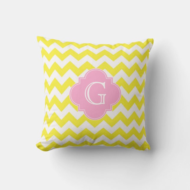 Geel wit Chevron Roze Quatrefoil Monogram Kussen (Voorkant)