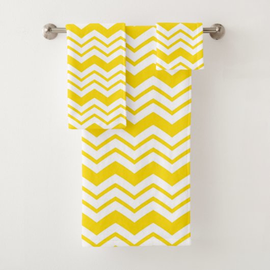 Geel Wit Chevron Zigzag Patroon Ontwerp Bad Handdoek (Insitu)