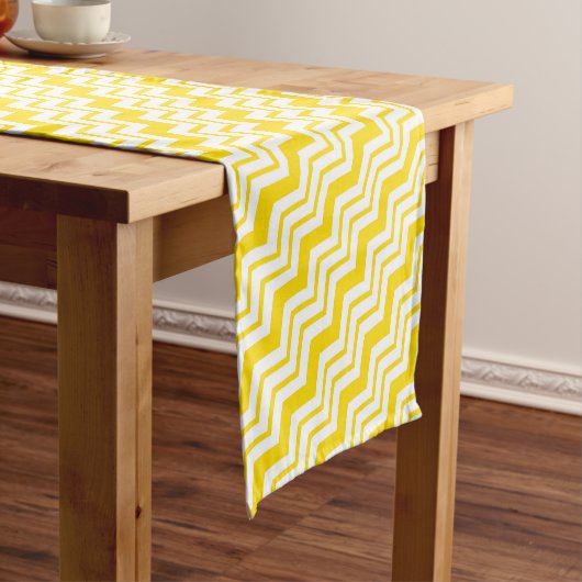 Geel Wit Chevron Zigzag Patroon Ontwerp Korte Tafelloper (Voorbeeld)