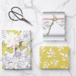 Geel Wit Grijs Bloemen Verjaardag Vrijgezellenfees Inpakpapier Vel<br><div class="desc">Geel Grijs Wit Bloemen set van drie verschillende coördinerende inpakpapier vellen</div>