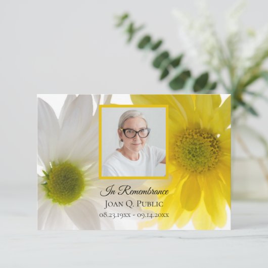 Geel witte madeliefjes begrafenis gedenkteken symp bedankkaart (Staand voorkant)