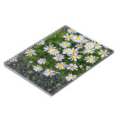Geel-witte margarita bloemen met grijze keien notitieboek (Linkerzijde)