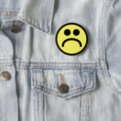 Geel zadelijk gezicht ronde button 5,7 cm (In situ)