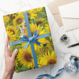 Geel zonnebloemveld cadeaupapier