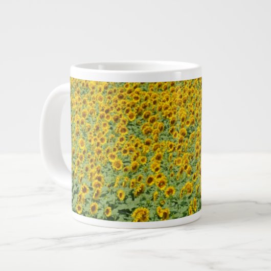 Geel zonnebloemveld grote koffiekop (Links)