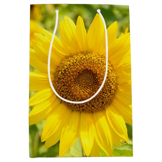 Geel zonnebloemveld medium cadeauzakje (Voorkant)