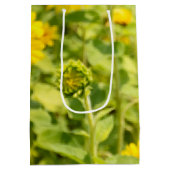 Geel zonnebloemveld medium cadeauzakje (Achterkant)