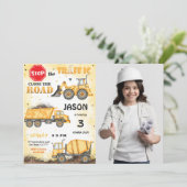 Geel & Zwart Bouw Foto Uitnodiging (Staand voorkant)