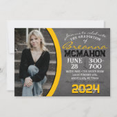 Geel & Zwart Chalkboard Afstuderen Invitation Kaart (Voorkant)