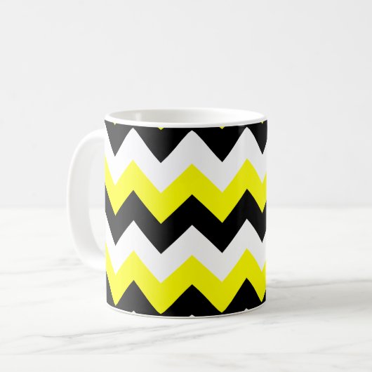Geel Zwart en Wit Zigzag Koffiemok (Voorkant links)