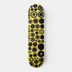 Geel, zwart retro cirkelenpatroon persoonlijk skateboard