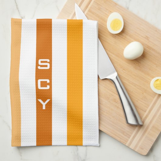 Geelbruin Sinaasappel verticale strepen monogram Theedoek (Quarter Fold)