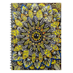 Geelgroen handgetekend mandala-ontwerp notitieboek
