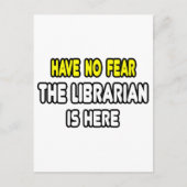 Geen angst, de librarian is er briefkaart (Voorkant)