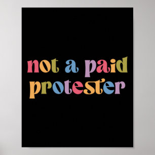 Geen betaalde demonstrant verzet zich opnieuw tege poster