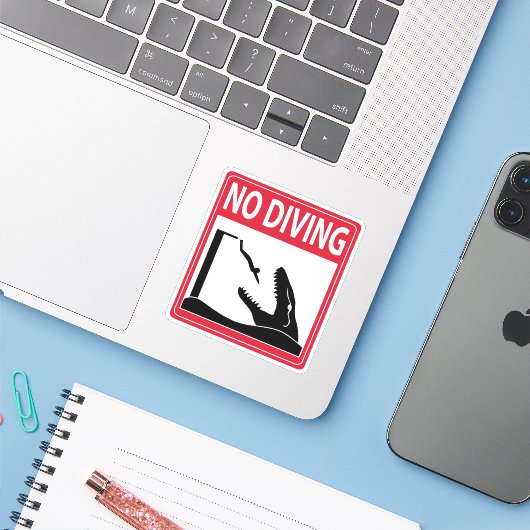 Geen Duiken (Mosasaurus) Sticker (Laptop met iPhone)