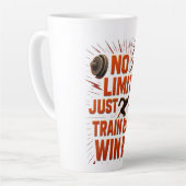 Geen grenzen Sport Waterfles Train Hard Latte Mok (Linkerhoek)