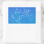 "Geen net verstrikt me" + vogels (wit op blauw) Rechthoekige Sticker (Tas)