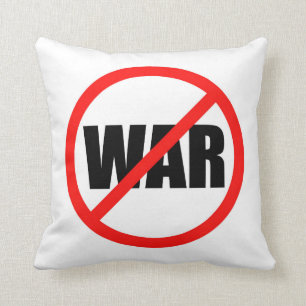 Geen oorlogssymbool kussen