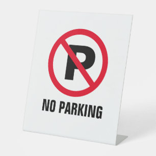 Geen parkeerverbod voor het parkeren van het rode  reclamebord met voetstuk