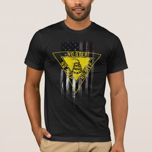 GEEN STAP GADSDEN SNAKE VLIEGTUIG AMERICAN FLAG T-SHIRT (Voorkant)