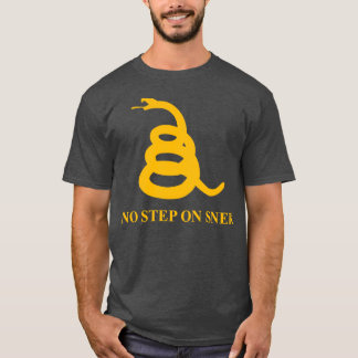 GEEN STAP OP SNEK GOLD T-SHIRT
