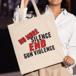 Geen stilzwijgen einde Pistool geweld politieke he Tote Bag<br><div class="desc">Geen stilzwijgen meer Pistool Geweld politieke hervormingen canvas tas in zwarte en rode tekst. Ondersteuning van pistool controle en protestacties tegen aanvallen. Verbod op automatische wapens. Sterkere controle op het pistool en strengere regelgeving. Show uw buren dat u actie vereist.</div>