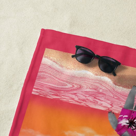 Geen zorgen Koala op een zonsonderd strand Strandlaken (In situ)